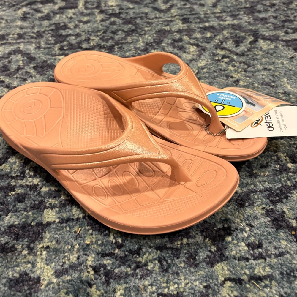 NEW Fiji Orthopedic Flips Blush